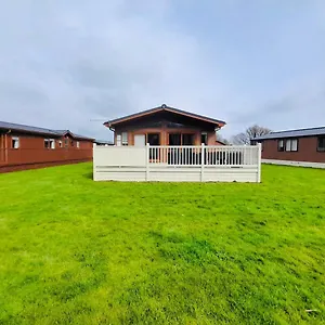https://ivy-lodge-with-hot-tub.yorkshirehotels.net